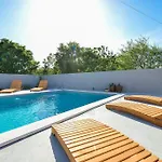 Levante Apartament *