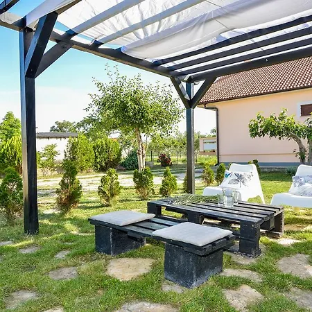 Levante Apartman Vrsi